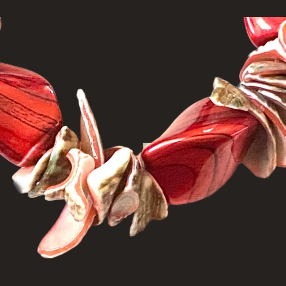 Unique Shell & Ceramic Style Beaded Stretch Bracelet - Picture 4 of 4